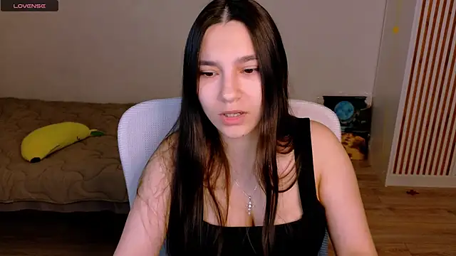 Snapshot of Ari_Grend chatting on May 21, 2026, 9:33 pm Ari Grend online show from May 21, 2026, 9:33 pm
