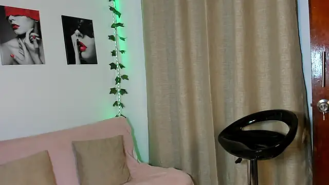 Rebeca Marchetti online show from July 20, 2026, 8:44 pm