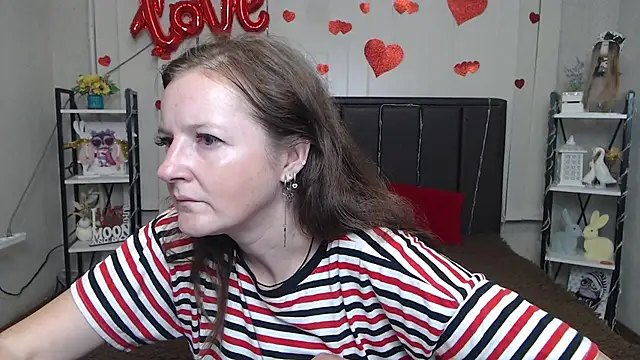 Snapshot of MeganPirs chatting on July 4, 2026, 5:08 pm MeganPirs online show from July 4, 2026, 5:08 pm