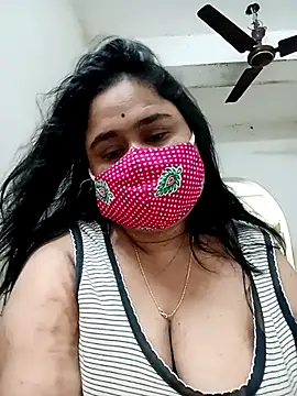 Snapshot of diyadey chatting on July 1, 2026, 10:53 pm diyadey online show from July 1, 2026, 10:53 pm