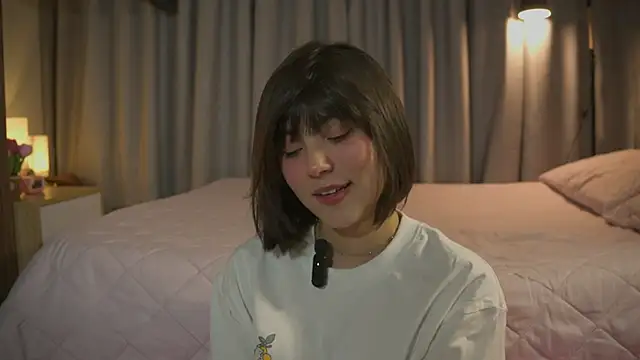 AitanaJhons  online show from April 22, 2026, 10:50 am