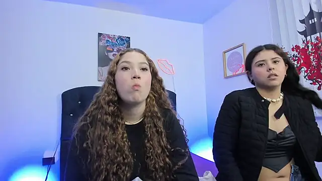 valeria and zoe online show from March 17, 2026, 2:42 pm