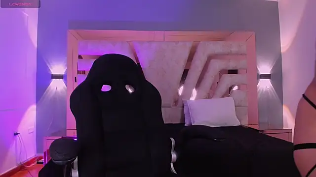 AgathaUwuDoll online show from March 8, 2026, 4:05 am