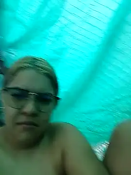 single kitten online show from April 3, 2026, 12:14 pm