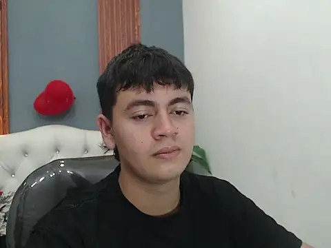 Thiago saenzz online show from March 7, 2026, 5:43 pm