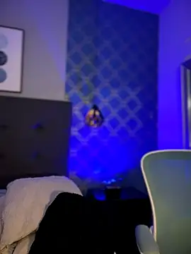 LilyBauer online show from April 21, 2026, 1:42 am