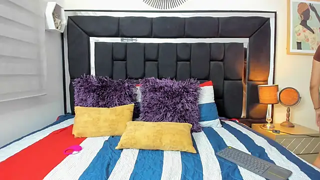 Tiana moon online show from April 18, 2026, 2:15 am