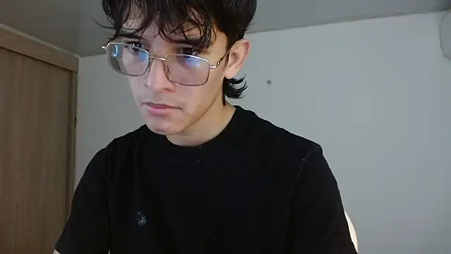 Snapshot of noah_millerx chatting on June 21, 2026, 9:28 pm noah millerx online show from June 21, 2026, 9:28 pm