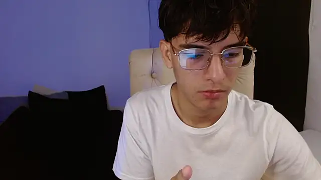 Snapshot of noah_millerx chatting on July 12, 2026, 8:22 pm noah millerx online show from July 12, 2026, 8:22 pm