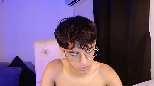 Snapshot of noah_millerx chatting on July 14, 2026, 2:05 am noah millerx online show from July 14, 2026, 2:05 am