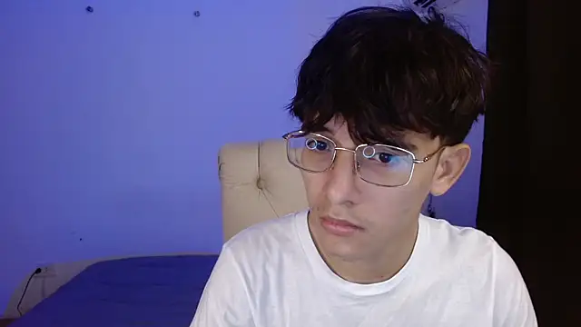 Snapshot of noah_millerx chatting on July 17, 2026, 8:35 pm noah millerx online show from July 17, 2026, 8:35 pm