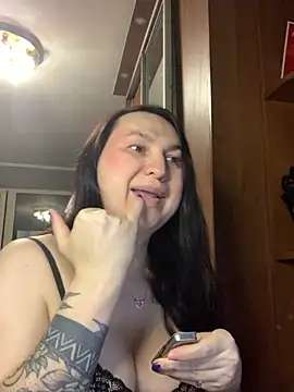 EvaBeautyXx online show from April 19, 2026, 10:45 pm