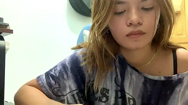 EustoliaYozzo online show from March 4, 2026, 2:50 am