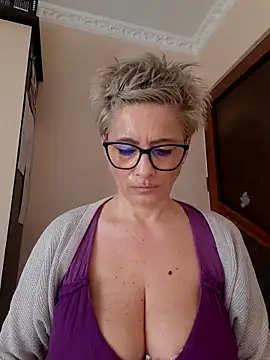 LunaBlaise online show from March 10, 2026, 8:30 am