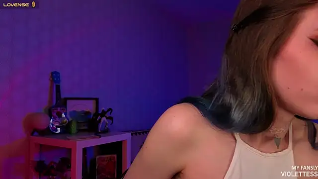Snapshot of violettess chatting on May 20, 2026, 4:24 pm violettess online show from May 20, 2026, 4:24 pm