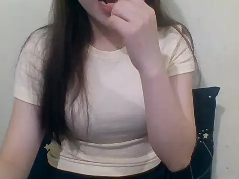 kiraa-007 online show from April 6, 2026, 1:56 pm