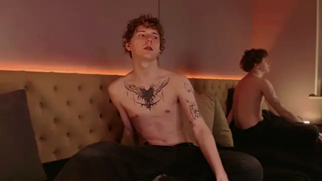 Snapshot of Mickey_Hawk chatting on March 3, 2026, 4:18 am Mickey Hawk online show from March 3, 2026, 4:18 am