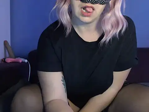 Snapshot of Gin_Pink chatting on May 6, 2026, 8:19 am Gin Pink online show from May 6, 2026, 8:19 am