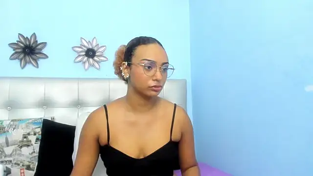 Saray sexylove online show from April 18, 2026, 11:36 am