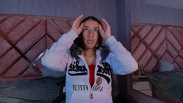 Snapshot of LilyRossi_ chatting on April 18, 2026, 12:53 pm LilyRossi online show from April 18, 2026, 12:53 pm