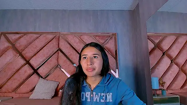 Snapshot of LilyRossi_ chatting on April 24, 2026, 12:07 pm LilyRossi online show from April 24, 2026, 12:07 pm