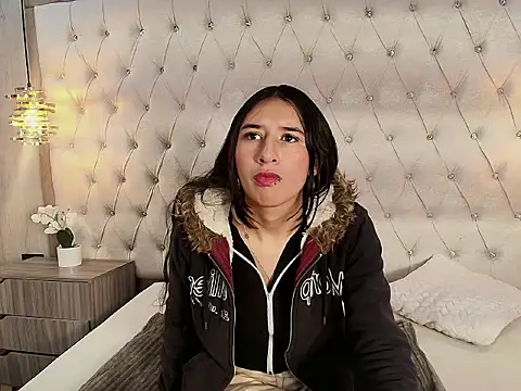 Snapshot of LilyRossi_ chatting on May 9, 2026, 2:22 pm LilyRossi online show from May 9, 2026, 2:22 pm