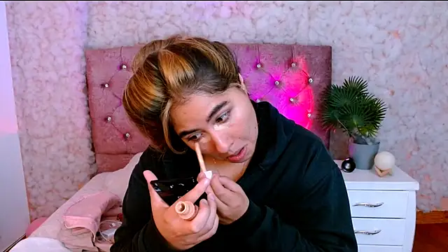 Sofiazaf  online show from March 16, 2026, 12:20 pm