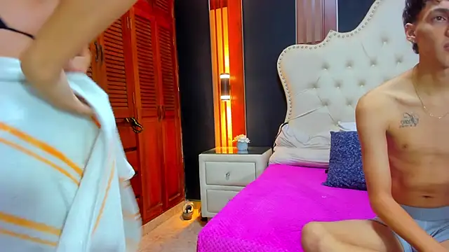 AnnyANDnoah online show from March 30, 2026, 1:12 pm