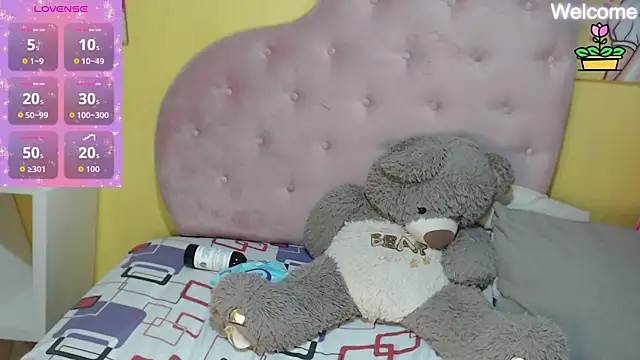 Sophiiee Gray online show from April 11, 2026, 2:27 am