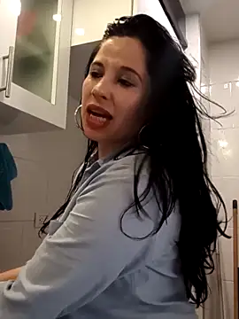 sirena dorada29 online show from March 3, 2026, 9:42 pm