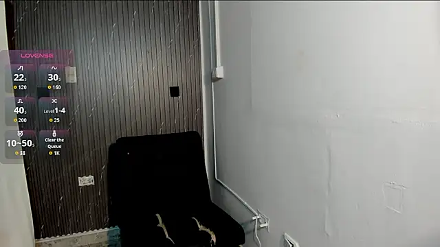 CharlotteKing8 online show from March 6, 2026, 11:39 am