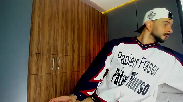 massimo visconti online show from April 6, 2026, 3:46 pm