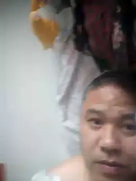 wanggang880903 online show from April 9, 2026, 6:19 am