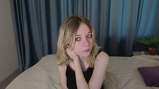 MollySally online show from May 1, 2026, 4:06 am