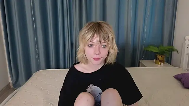 MollySally online show from May 10, 2026, 4:06 am