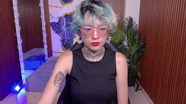 Lyra tay online show from June 1, 2026, 7:04 pm