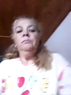 momismilf544 online show from April 17, 2026, 2:53 pm