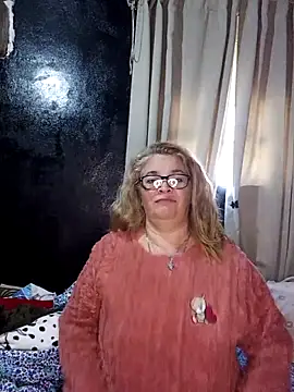momismilf544 online show from May 10, 2026, 4:45 pm