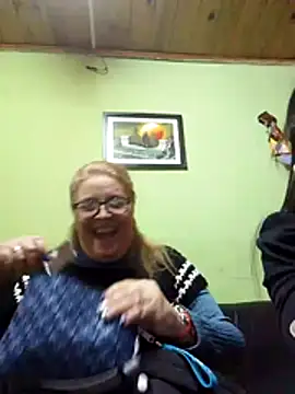 momismilf544 online show from June 26, 2026, 8:02 pm
