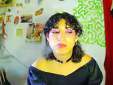 RAMONA TIJERAX online show from June 21, 2026, 1:13 pm