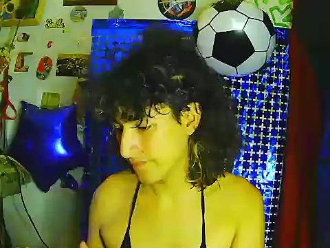 RAMONA TIJERAX online show from June 23, 2026, 9:57 pm