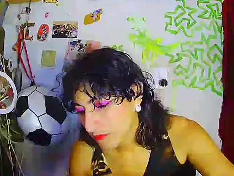 RAMONA TIJERAX online show from July 16, 2026, 9:04 am
