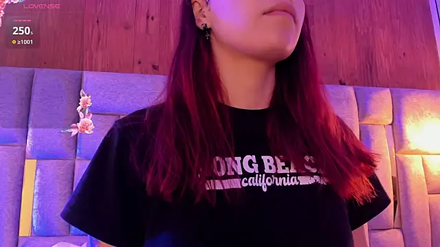 camilaa smith  online show from April 20, 2026, 7:48 pm