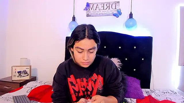 katyy b online show from March 6, 2026, 1:18 pm