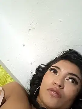 perla stone11 online show from April 2, 2026, 11:46 pm