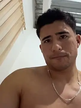 David-latinlover online show from May 12, 2026, 3:58 am