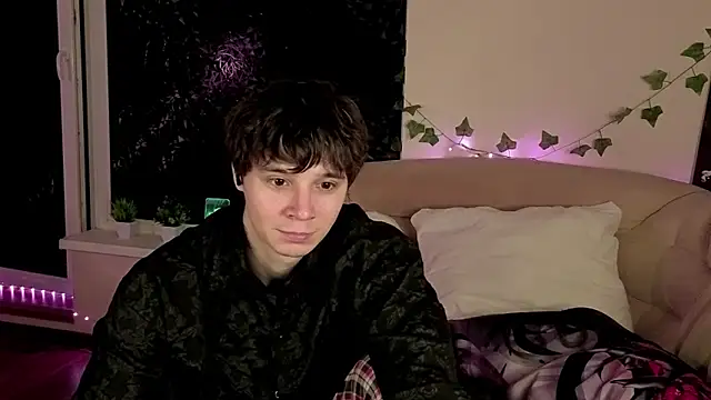 AnthonyCuutie online show from April 18, 2026, 7:07 pm