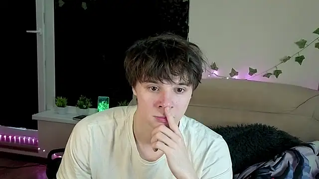 AnthonyCuutie online show from April 22, 2026, 7:22 am