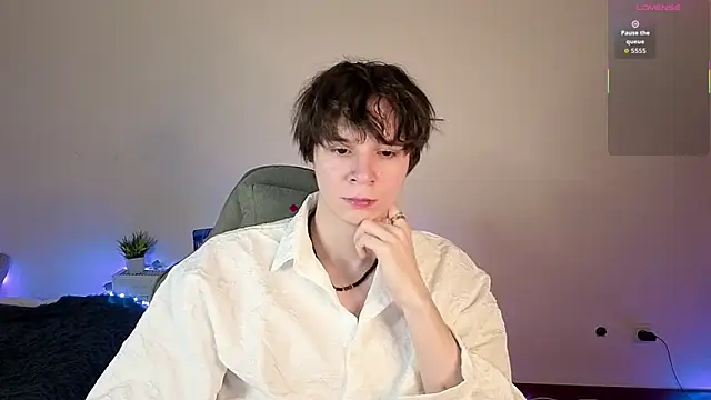AnthonyCuutie online show from June 4, 2026, 4:57 pm