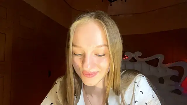 Anika Socutehe online show from April 13, 2026, 11:21 pm